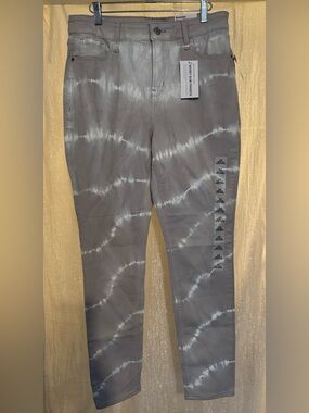Old Navy Rockstar Super Skinny High-Rise Jeans in Light Gray